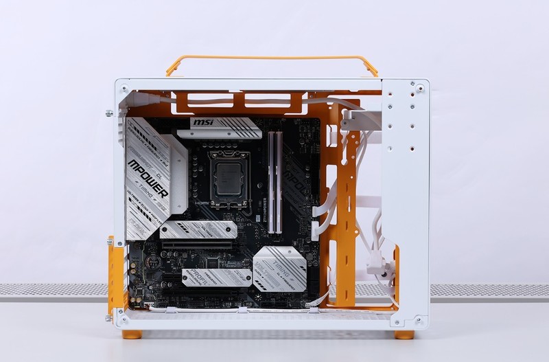 金泰克战虎D5-7200MHz搭配Z790MPOWER实测，轻松一键OC 8400MHz