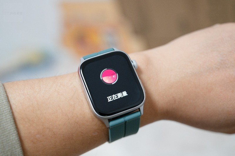 腕上健康顾问，也是生活助手，圆道妙医心电手表