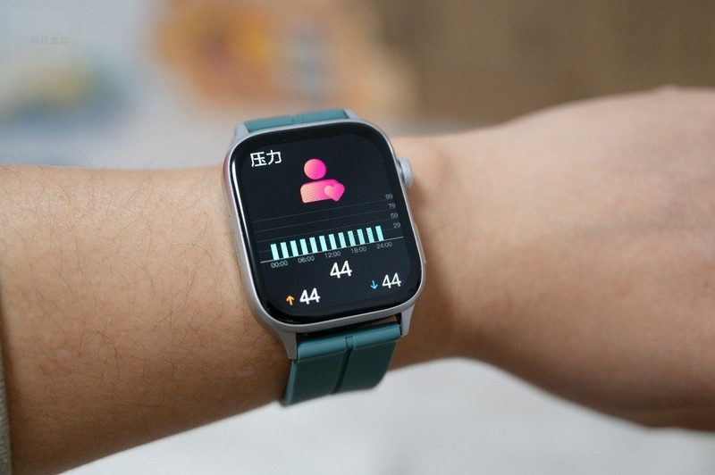 腕上健康顾问，也是生活助手，圆道妙医心电手表