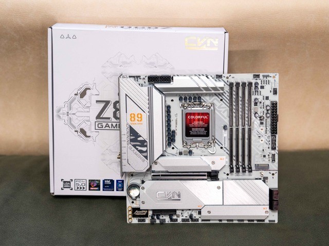 生产力和游戏都想要！英特尔U7 265K+七彩虹Z890M战列舰装机分享