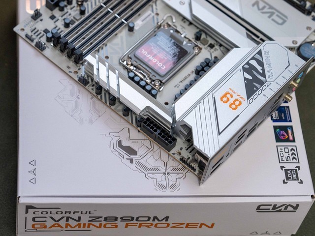 生产力和游戏都想要！英特尔U7 265K+七彩虹Z890M战列舰装机分享