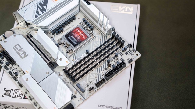 生产力和游戏都想要！英特尔U7 265K+七彩虹Z890M战列舰装机分享