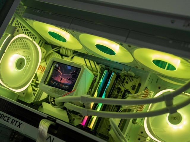 生产力和游戏都想要！英特尔U7 265K+七彩虹Z890M战列舰装机分享