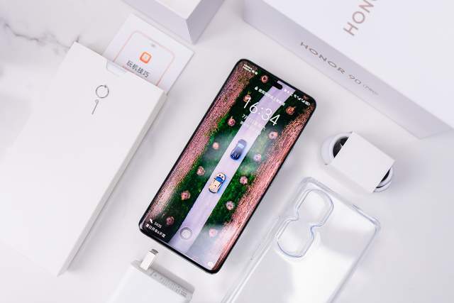 荣耀90 Pro星钻银体验，写真人像+护眼好屏，为爱美的你量身打造