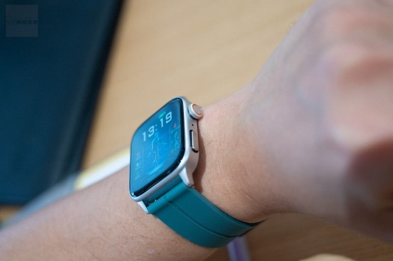 腕上健康顾问，也是生活助手，圆道妙医心电手表