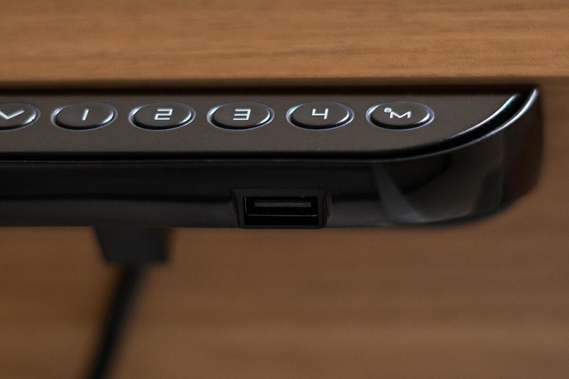 乐歌E5-N智能电动升降桌：电脑桌最佳解决方案就是一步到位