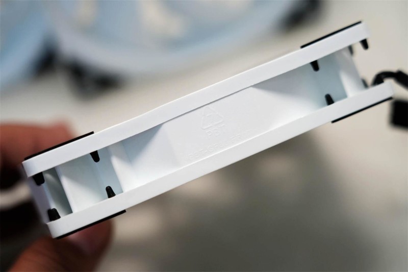 强劲散热，静谧体验：台达AK-12B-W散热风扇你的优秀之选！