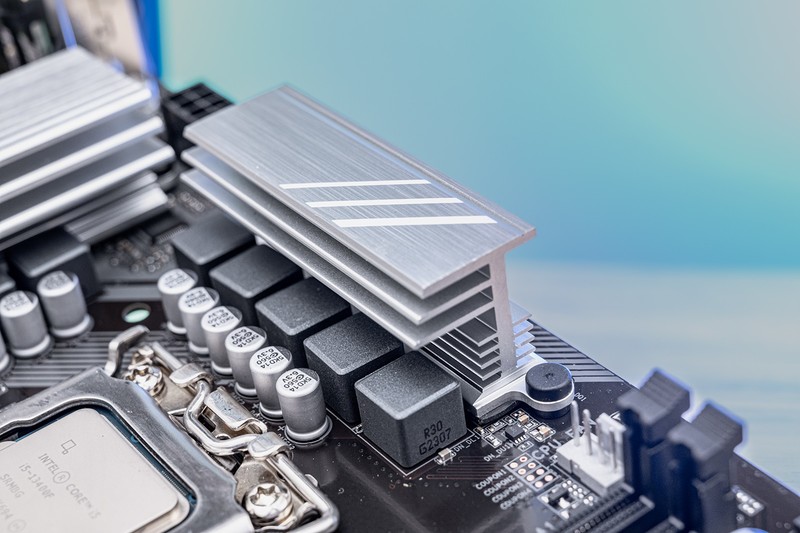 轻消费时代好选择，技嘉主流级B760魔鹰赏析