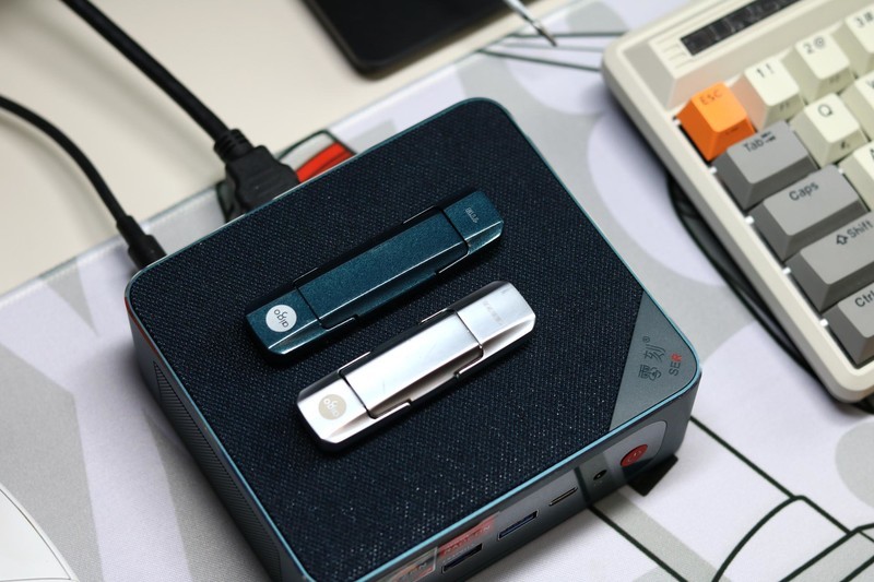 国产aigo U397超高速固态盘，1GB/s固态硬盘的速度，普通U盘的大小