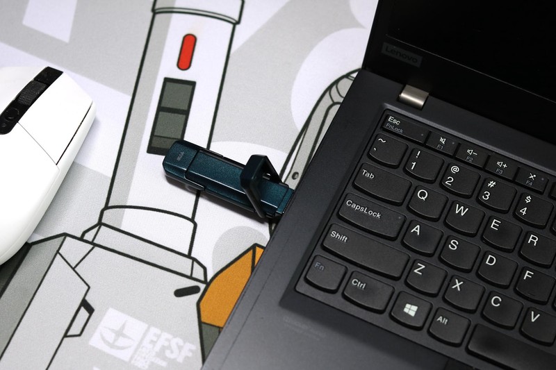 国产aigo U397超高速固态盘，1GB/s固态硬盘的速度，普通U盘的大小