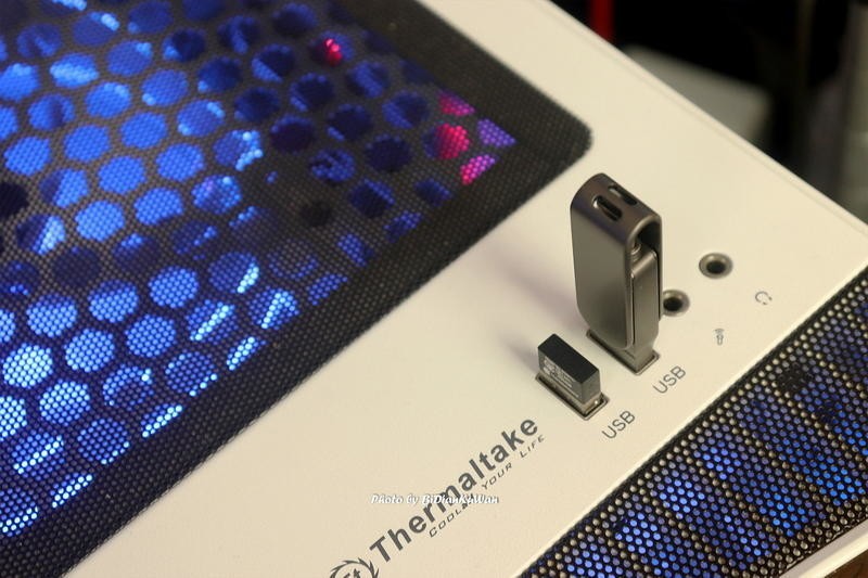 终结U盘的不是PSSD，高速+OTG才是正解，斐数高速U盘给你打个样