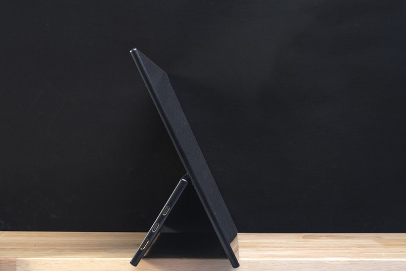 好玩的生产工具，雕塑家MF156LR便携触控显示器趣味评测