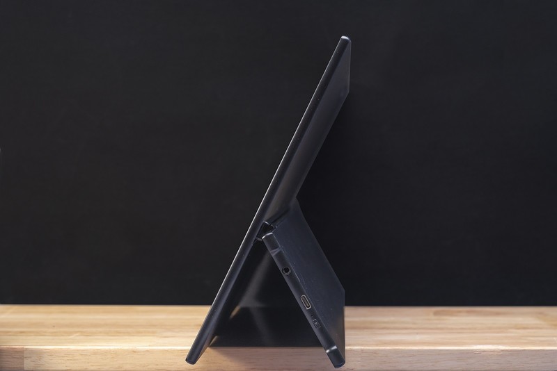 好玩的生产工具，雕塑家MF156LR便携触控显示器趣味评测