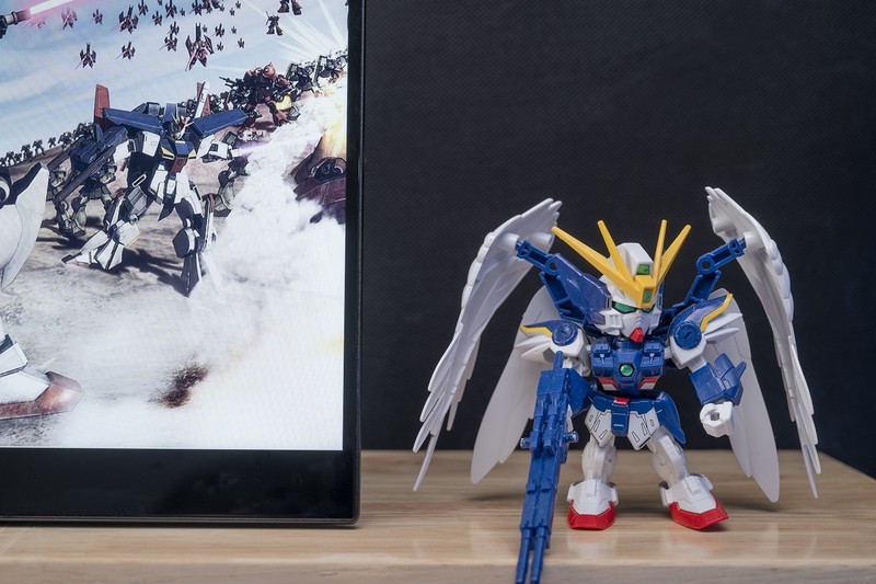 好玩的生产工具，雕塑家MF156LR便携触控显示器趣味评测