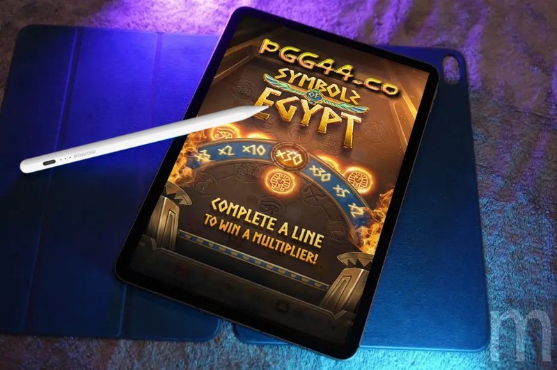 PG电子携手苹果 12.9吋iPad震撼发布，绚丽画面引领科技新潮流