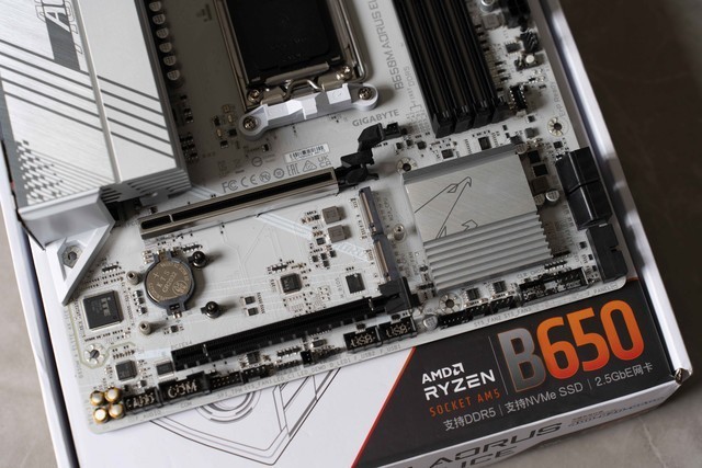 千元主板驾驭AMD 锐龙9 9900X，技嘉B650M冰雕使用分享