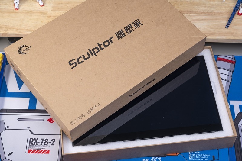 好玩的生产工具，雕塑家MF156LR便携触控显示器趣味评测