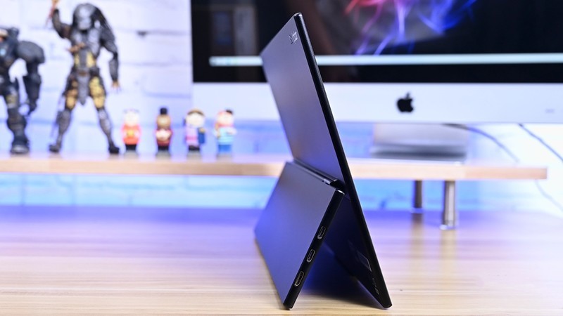 好玩的生产工具，雕塑家MF156LR便携触控显示器趣味评测