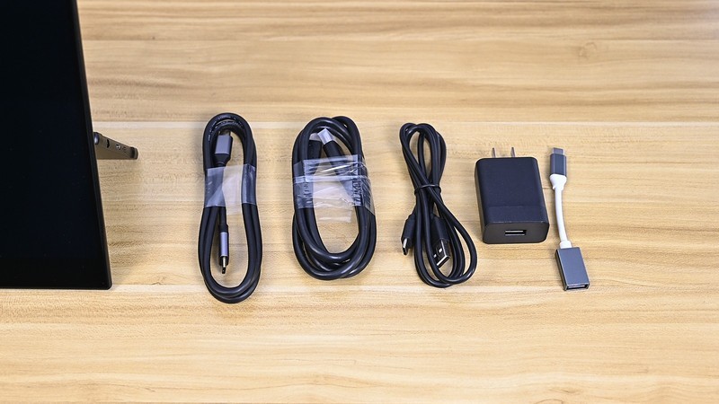 好玩的生产工具，雕塑家MF156LR便携触控显示器趣味评测