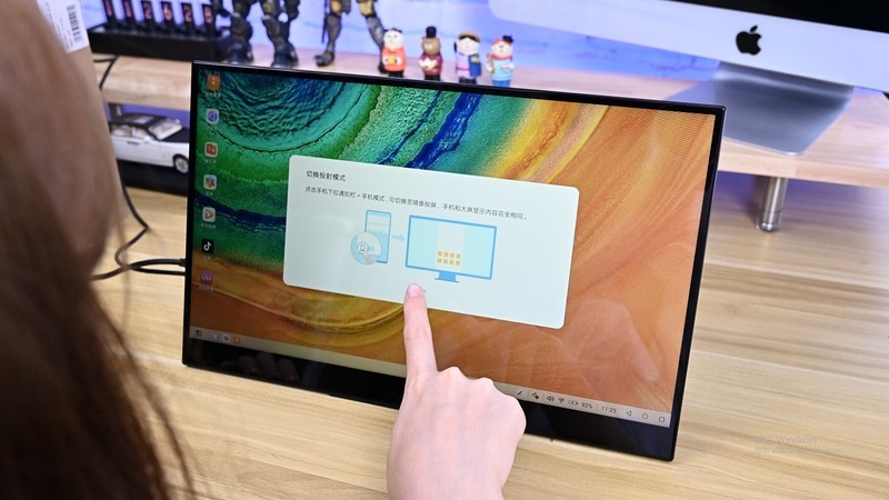 好玩的生产工具，雕塑家MF156LR便携触控显示器趣味评测