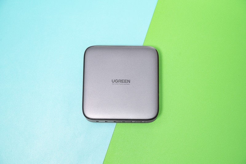 生活要做减法，半职业摄影师谈EDC，绿联200W氮化镓充电器一打六