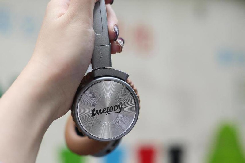 轻律Umelody Urban U1复古头戴式耳机：蛋白皮耳罩、享受无拘束的音乐时光！