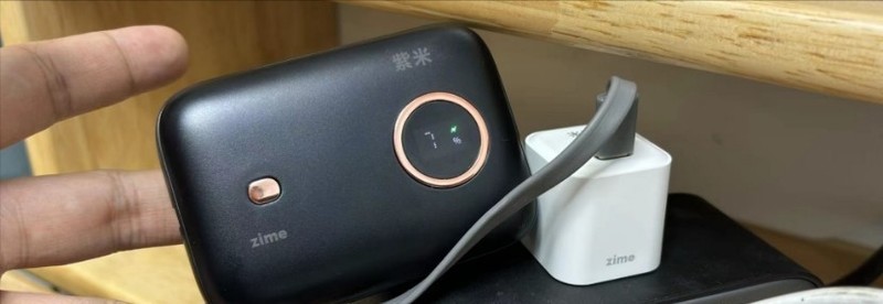 紫米IPhone15充电宝，小体积自带线，出行备一个真6，谁懂？