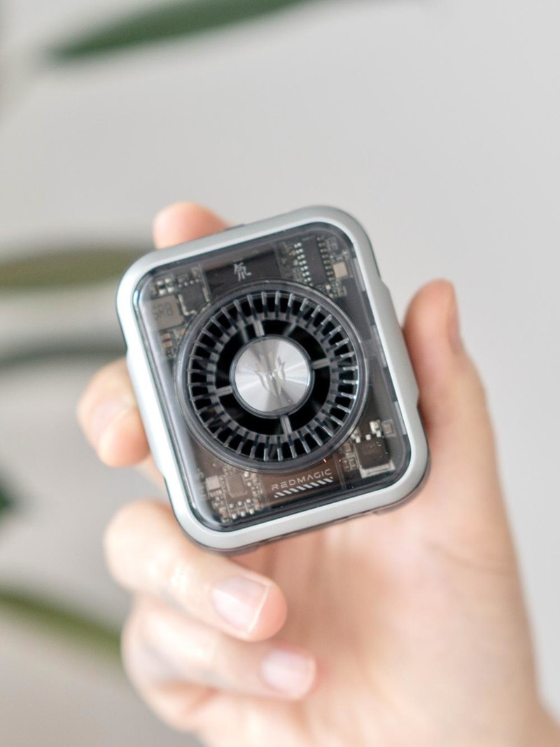 不服来战！红魔磁吸散热器5Pro上手体验，36W超强制冷
