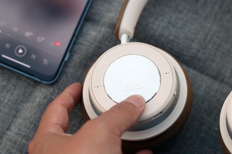 游戏手机也有好音质？搭配达尼IO-6就行，游戏时延表现很棒