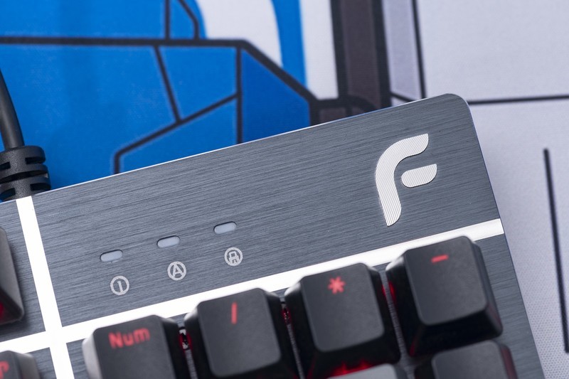 金属简约风，多样化选择，迪摩F8十字军机械键盘