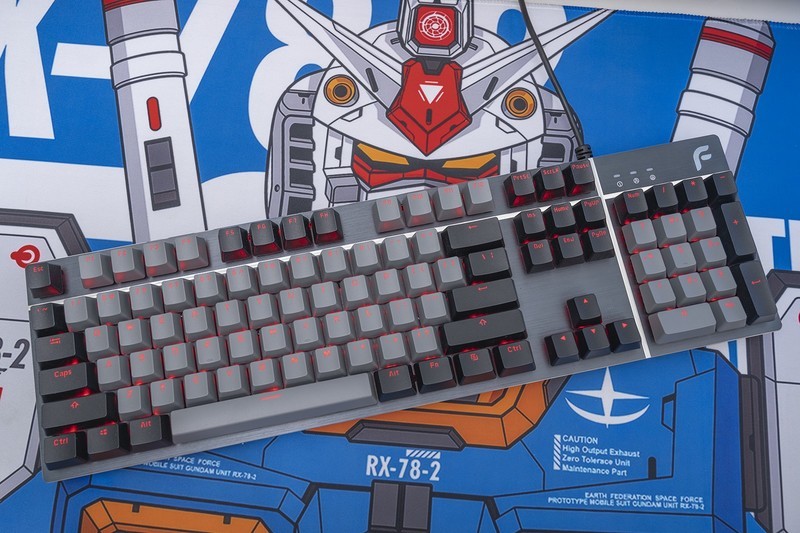 金属简约风，多样化选择，迪摩F8十字军机械键盘