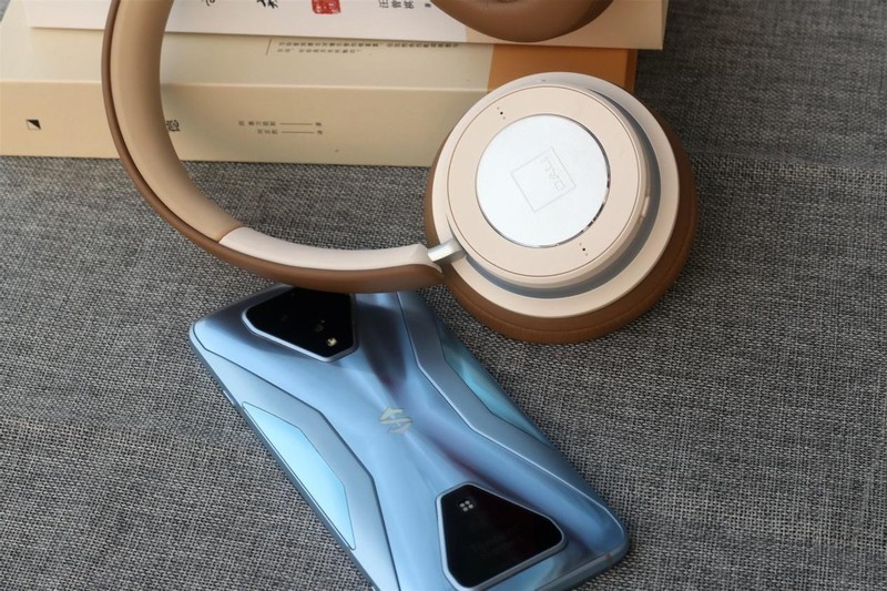 游戏手机也有好音质？搭配达尼IO-6就行，游戏时延表现很棒