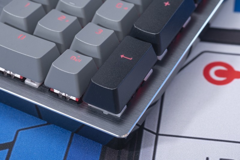 金属简约风，多样化选择，迪摩F8十字军机械键盘