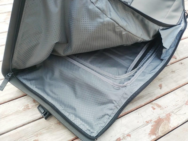 降落伞材质的背包性能和颜值还巨好：NAYO SMART HMPmax