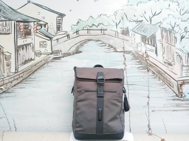 降落伞材质的背包性能和颜值还巨好：NAYO SMART HMPmax