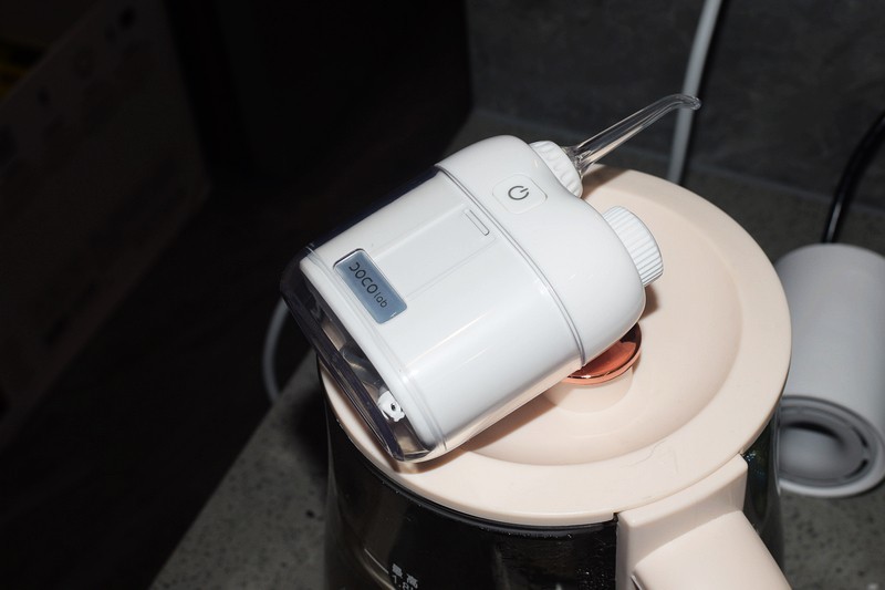 装进口袋的精灵 DOCO MINI口袋冲牙器