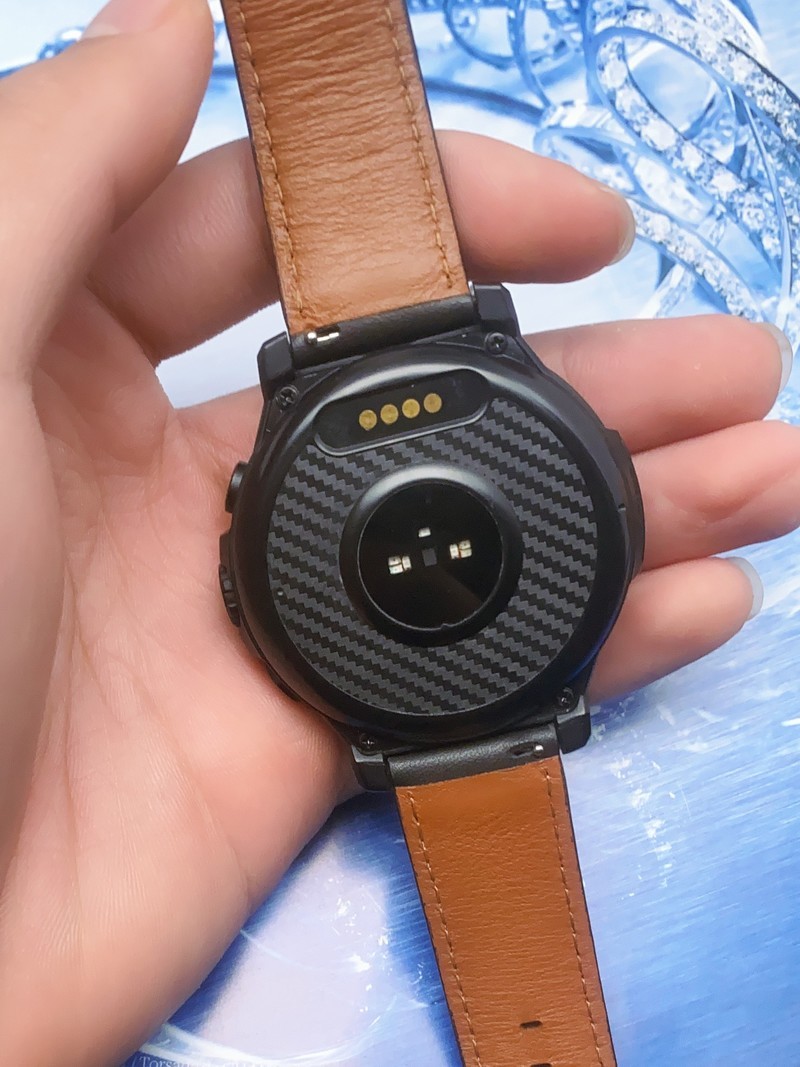 能记录人体的健康和运动还能像手机一样打游戏的智能手表开箱评测