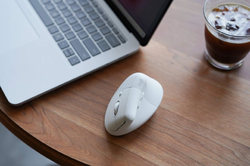 500内无敌手，被网友吹爆的罗技Lift人体工学垂直鼠标到底怎么样