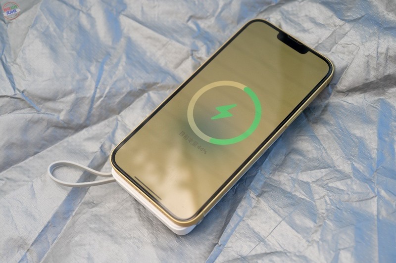 不只MagSafe，还自带双头充电线，西圣PB无线充电宝上手