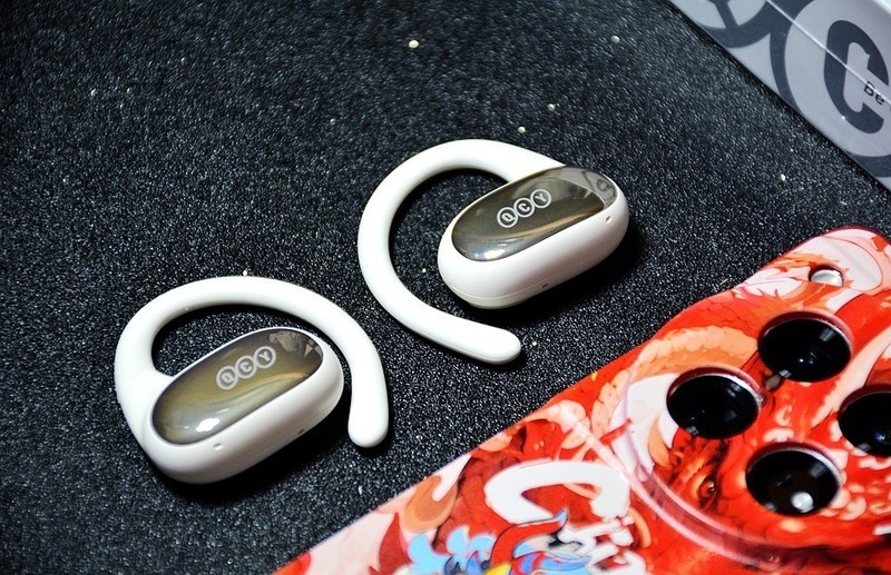 实力拿下全场景，颜值出众征服你，QCY GTR2开放式耳机可以闭眼入