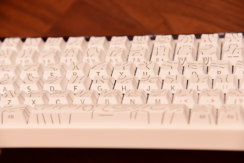 磁轴万变！卫星云图！—狼蛛HERO84HE机械键盘体验