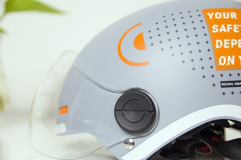 “一盔一带”确保安全出行，?这款?安全头盔销量?火爆?