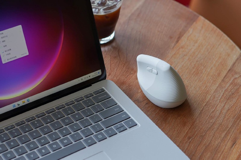 500内无敌手，被网友吹爆的罗技Lift人体工学垂直鼠标到底怎么样