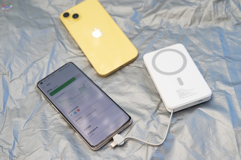 不只MagSafe，还自带双头充电线，西圣PB无线充电宝上手