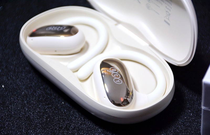 实力拿下全场景，颜值出众征服你，QCY GTR2开放式耳机可以闭眼入