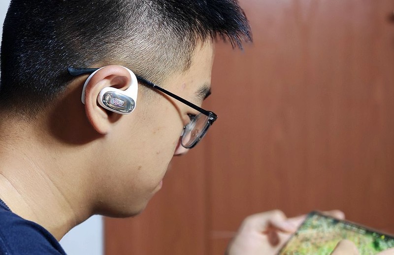 实力拿下全场景，颜值出众征服你，QCY GTR2开放式耳机可以闭眼入