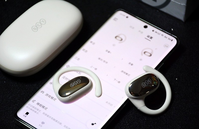 实力拿下全场景，颜值出众征服你，QCY GTR2开放式耳机可以闭眼入