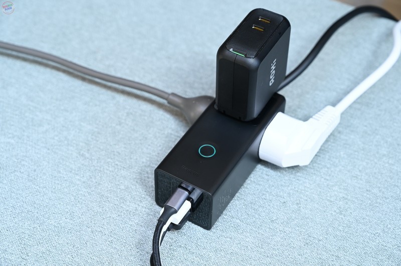 宿舍工位的插孔扩展器，体积小巧随处可用，倍思30W氮化镓快充插线板上手