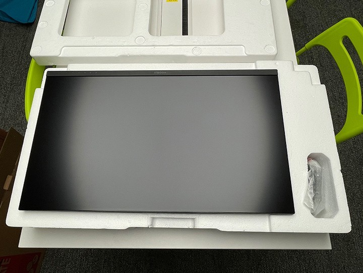 2K+155Hz高刷新率，电竞游戏玩家标配：科睿27E1QS显示器测评