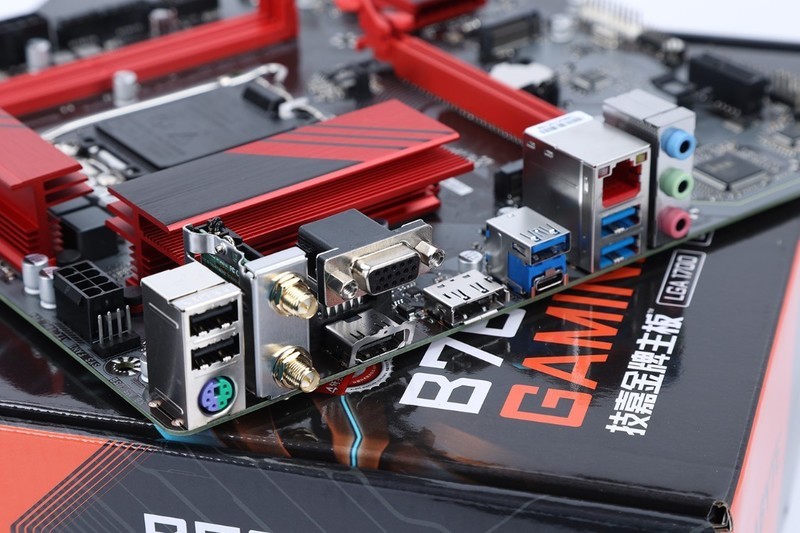 售价千元内D5 B760M主板怎么选？技嘉B760M魔鹰主板测评分享